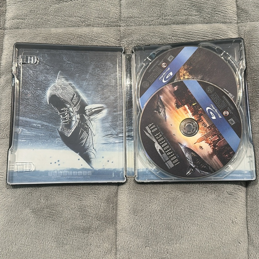 Independence Day 20th Anniversary Edition Steelbook Blu-ray - Picture 2 of 5